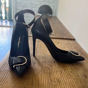 FERRAGAMO 'LURANO’ PUMPS heels black sz 9.5